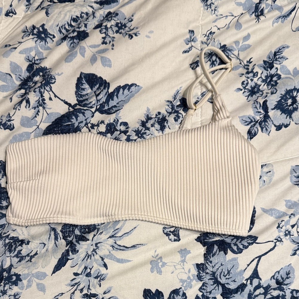 White Hollister Ribbed one shoulder bathing suit bikini Top